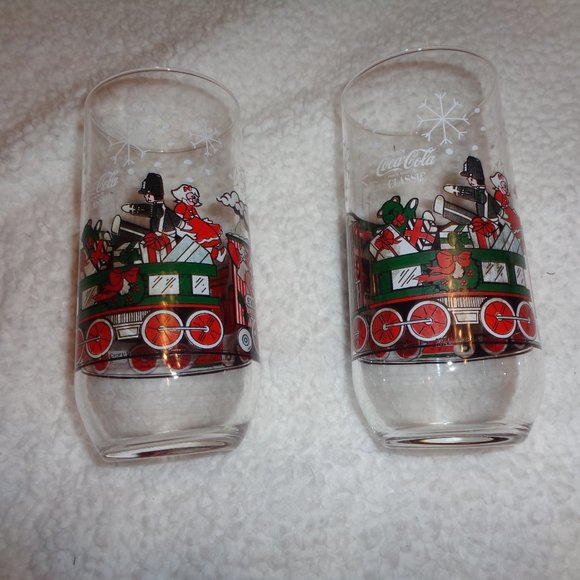 The North Pole Coca-Cola Christmas Vintage Drinking Glasses (set of 2) - Picture 3 of 6